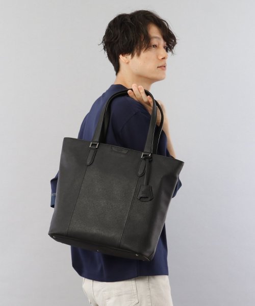 スマート モノトーントートバッグ 本体：合成皮革 持ち手：合成皮革