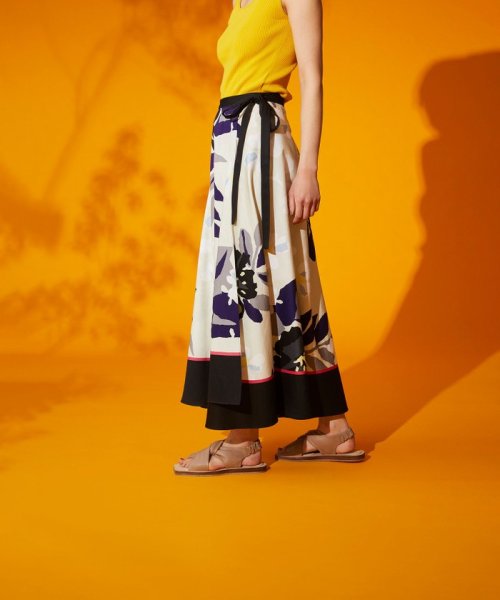 フラワープリントラップスカート 