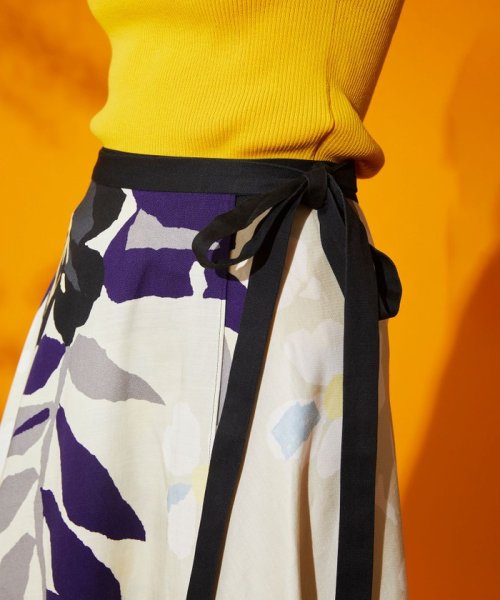 フラワープリントラップスカート 