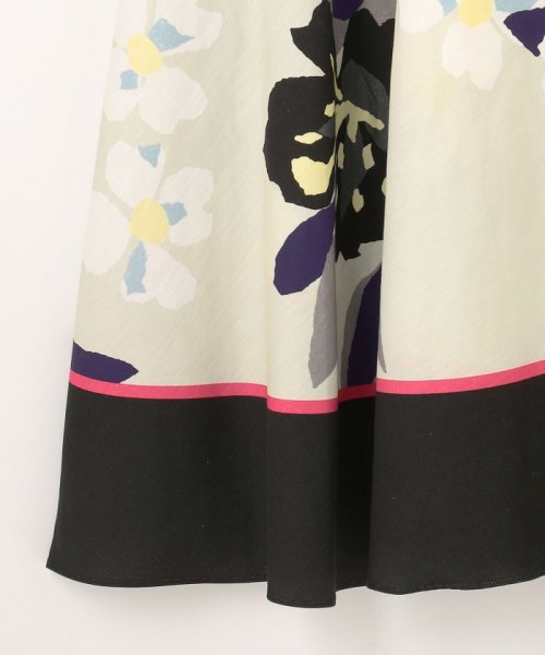 フラワープリントラップスカート 