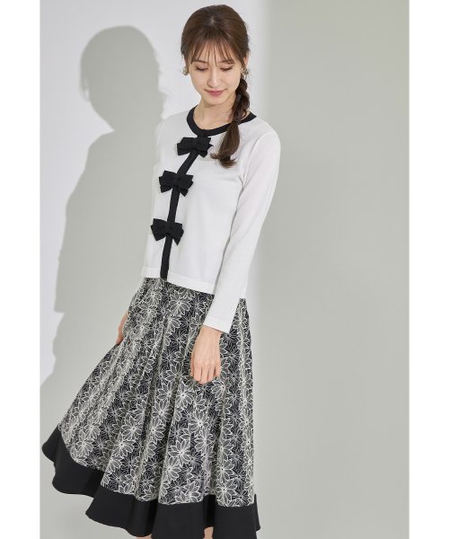 tocco closet(トッコクローゼット)/裾切り替えフラワー刺繍フレアスカート/img01
