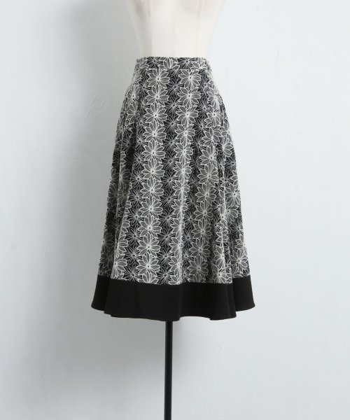 tocco closet(トッコクローゼット)/裾切り替えフラワー刺繍フレアスカート/img11