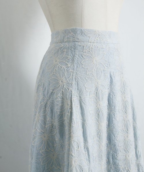 tocco closet(トッコクローゼット)/裾切り替えフラワー刺繍フレアスカート/img18