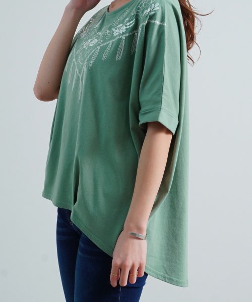 Fizz(フィズ)/花柄スカーフ刺繍　裾タックドルマンTシャツ/img11