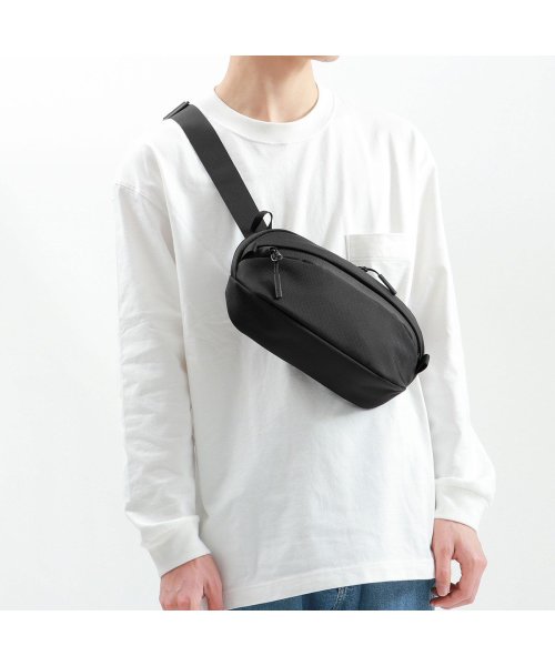 エアー ボディバッグ Aer Travel Collection Day Sling 3 ショルダーバッグ ショルダー 斜めがけ 3L 横型 旅行 ナイロン ×1 メッシュポケット ×2