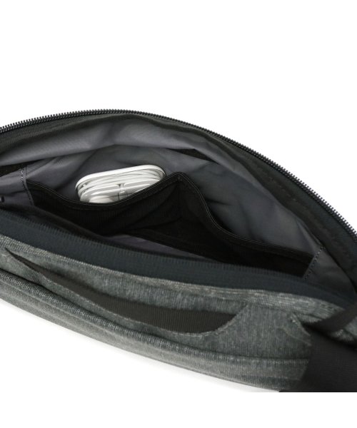 エアー ボディバッグ Aer Travel Collection Day Sling 3 ショルダーバッグ ショルダー 斜めがけ 3L 横型 旅行 ナイロン ×1 メッシュポケット ×2
