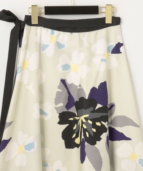 フラワープリントラップスカート 