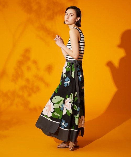 フラワープリントラップスカート 