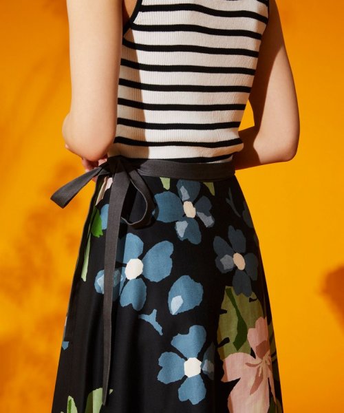 フラワープリントラップスカート 