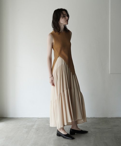 CLANE(クラネ)/CURVE LINE TIERED SKIRT/img07