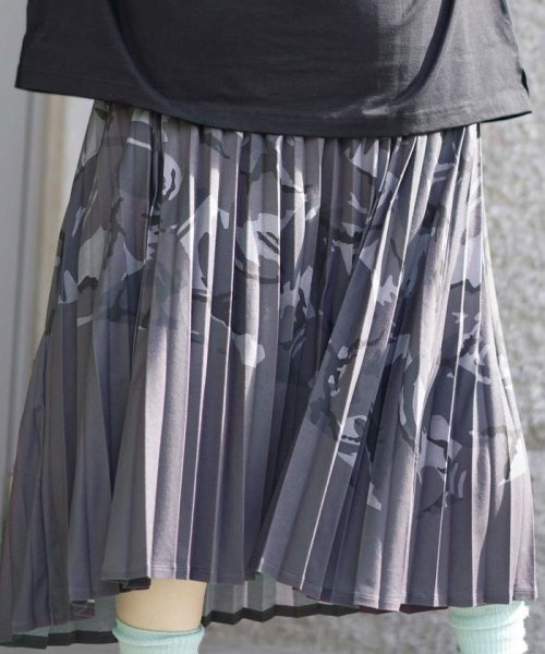 AVIREX(AVIREX)/プリーツカモ カラーコンビ カモスカート/PLEATED COLOR COMBI CAMO SKIRT/img01