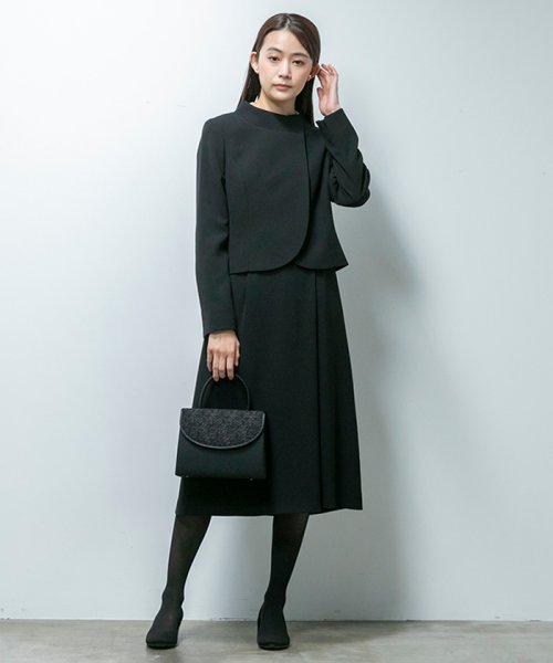 セール】喪服/礼服/ブラックフォーマルスーツ/ジャケット＆セミフレア  