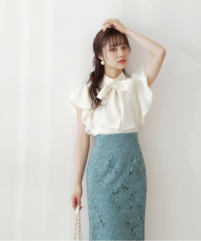 未使用⭐︎プロポーションボディドレッシング　ラッフルリボンブラウス