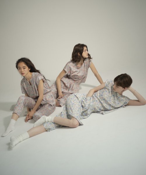 To b. by agnes b. OUTLET(トゥー　ビー　バイ　アニエスベー　アウトレット)/【Outlet】WS99 CHEMISE フラワープリントブラウス/img01