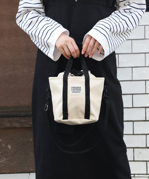 FREDRIK PACKERS(FREDRIK PACKERS)/【FREDRIK PACKERS / フレドリックパッカーズ】EC限定カラーあり！DRAWSTRING MINI TOTE ECO LEATHER 2WAY巾着/img03