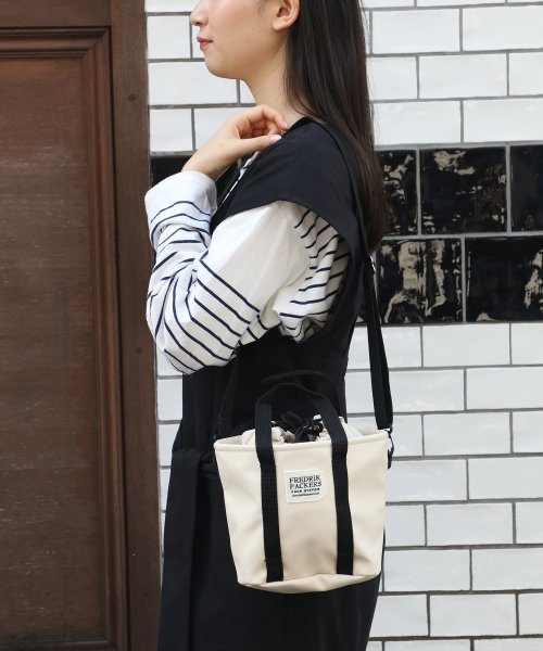 FREDRIK PACKERS(FREDRIK PACKERS)/【FREDRIK PACKERS / フレドリックパッカーズ】EC限定カラーあり！DRAWSTRING MINI TOTE ECO LEATHER 2WAY巾着/img04