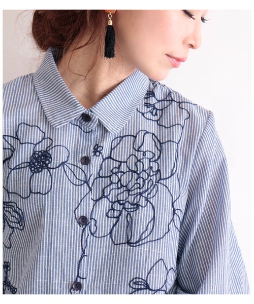 Sawa a la mode(サワアラモード)/巻き散る花たちロングシャツ/img01