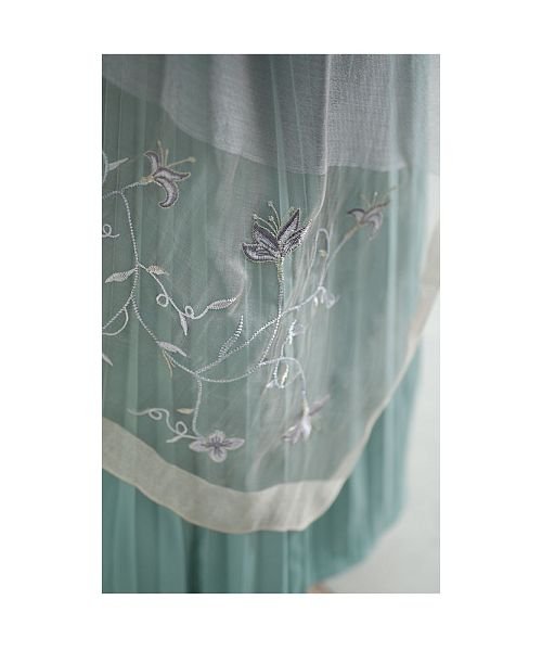 Sawa a la mode(サワアラモード)/透明感溢れる花刺繍のシアーストール/img11