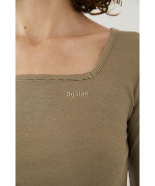 SLY(スライ)/Sly Skin LOGO COMAPCT Tシャツ/img12