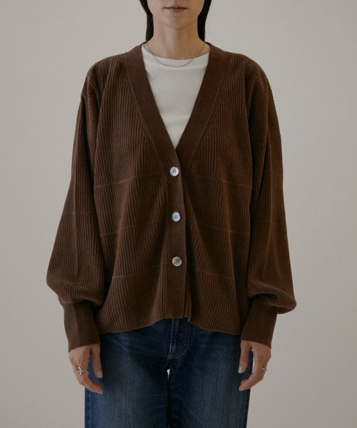 Vネックリブカーディガン－CreamyCotton /クリーミーコットン－ Creamy Cotton クリーミーコットン ■モデル身長 着用サイズ サイズ感 素材感 着心地