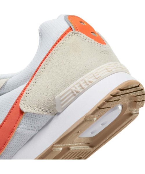 セール ユニセックス メンズ レディース ナイキ Nike スニーカー ウィメンズ ベンチャーランナー ホワイト オレンジ シューズ Ni Ck Ss ナイキ Nike Magaseek