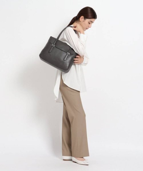 【ピアーチェ】レザーハンドバッグ L 本革 A4サイズ ビジネスバッグ 