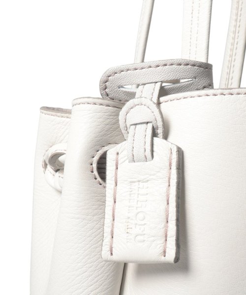 【ロシェ】レザーショルダーバッグ S 本革 商品説明＜コロンとしたフォルムが魅力。ワンマイルのお出かけでも活躍する巾着型ミニバッグ＞【商品詳細】丸みのあるデザインが上品で可愛らしい巾着型のミニバッグです QGW2650813028(20240円)