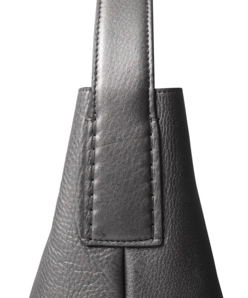 【ロシェ】レザーショルダーバッグ S 本革 ロシェ