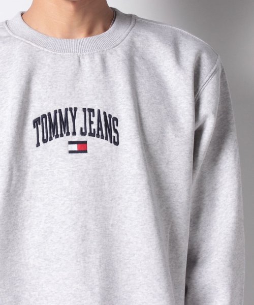 TOMMY JEANS(トミージーンズ)/リラックスカレッジスウェットシャツ/img21