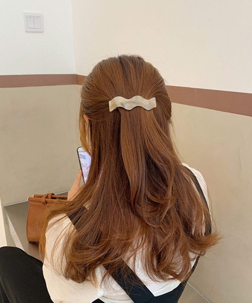 shopnikoniko(ショップにこにこ)/韓国風 ナミナミ ヘアクリップma 【即納】 ヘアアクセ ヘアピン バレッタ クリップ うねうね なみなみ ウェーブ 波状 波柄 ニュアンス べっ甲 プレゼント/img18