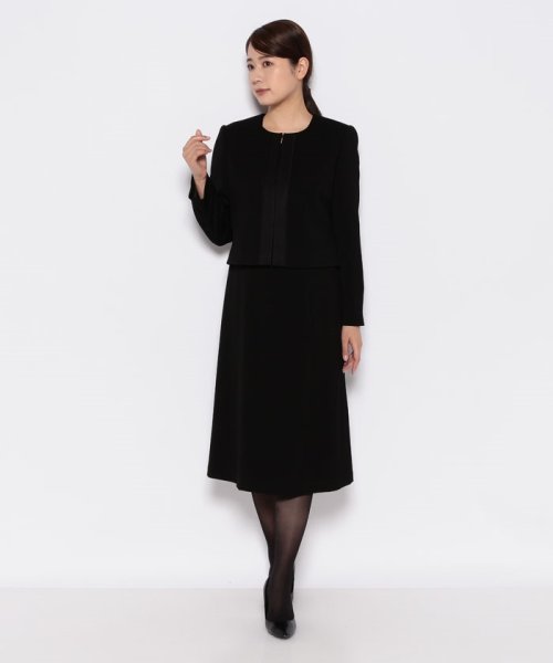 東京イギンブラックフォーマルスーツ 