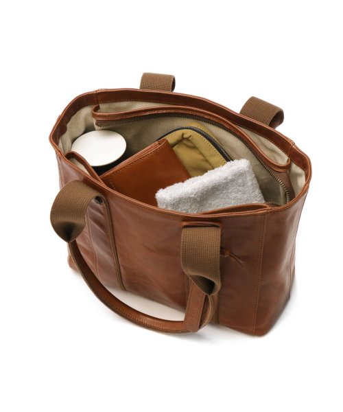 ダコタ トートバッグ Dakota サンライズ 本革 馬革 レザー コンパクト ファスナー付き B5 通勤 肩掛け 手持ち シンプル 日本製 1034381 商品説明大人カジュアルな魅力と実用性を兼ねたトート馬革の軽さを活かした、大人カジュアルなトートバッグ。ソフトでしなやかな風 QG1667502576(12870円)