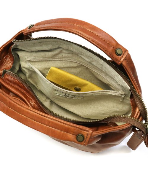 ダコタ トートバッグ Dakota サンライズ 2WAY ショルダーバッグ 斜め掛け ファスナー付き 本革 馬革 コンパクト 手持ち 日本製 1034383 商品説明日常に寄り添う大人なミニハンドバッグ馬革の軽さを活かした、大人カジュアルなミニハンドバッグ。ソ D1653551403(12650円)