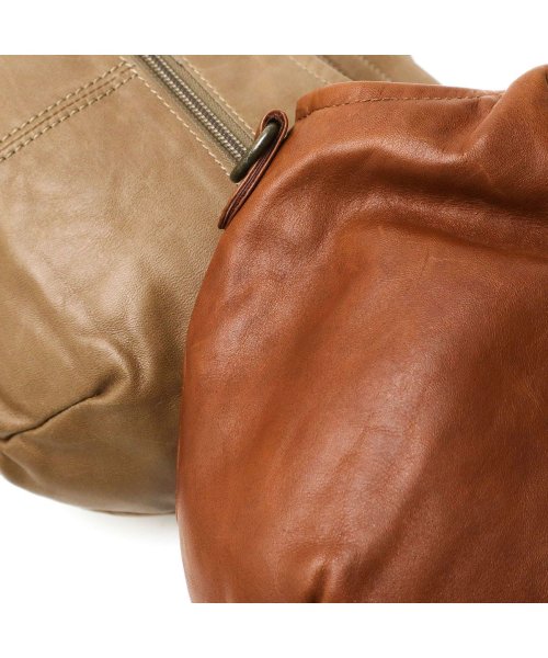 ダコタ トートバッグ Dakota サンライズ 2WAY ショルダーバッグ 斜め掛け ファスナー付き 本革 馬革 コンパクト 手持ち 日本製 1034383 商品説明日常に寄り添う大人なミニハンドバッグ馬革の軽さを活かした、大人カジュアルなミニハンドバッグ。ソ D1653551403(12650円)