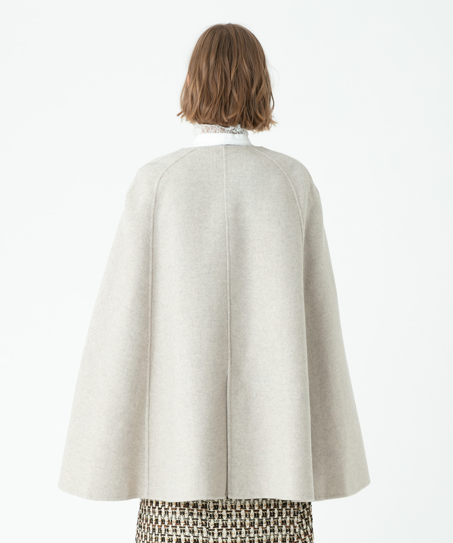 新品　allureville　MANTECO PUREケープコート 新品未使用】allurevilleMANTECO PUREケープコート