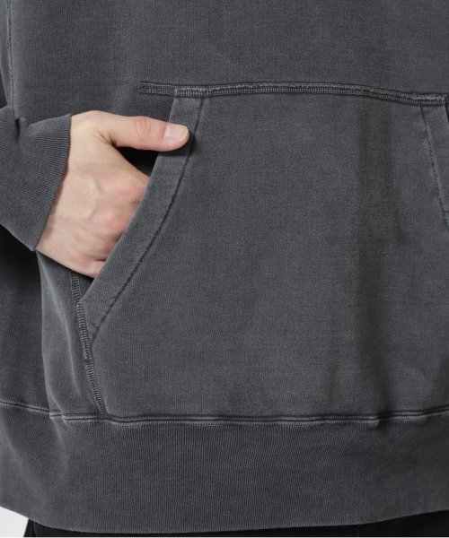 REMI RELIEF(レミレリーフ) SP加工裏毛パーカー REMI