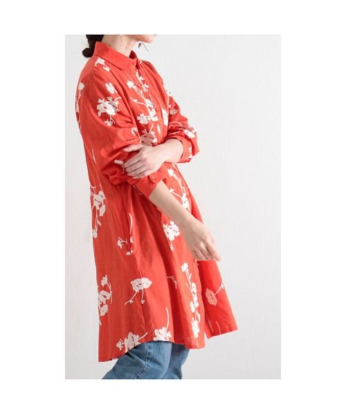 Sawa a la mode(サワアラモード)/舞い散る草花刺繍のコットンシャツチュニック/img22
