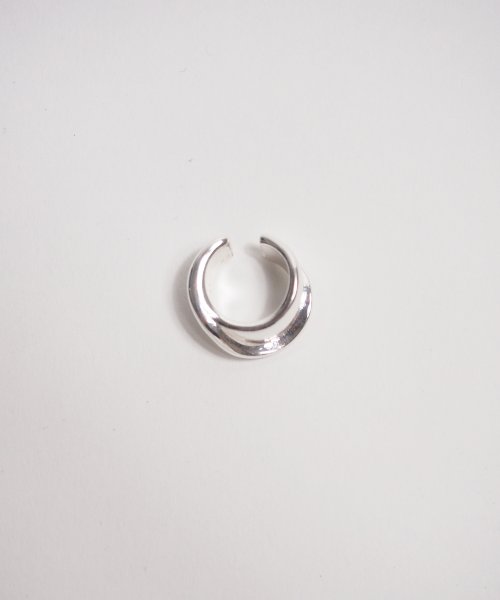 nothing and others(ナッシングアンドアザース)/Wave line Earcuff /img01