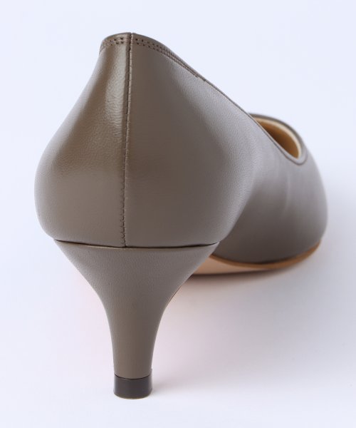 ポインテッドパンプス 