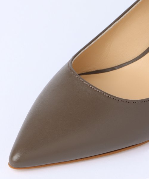 ポインテッドパンプス 