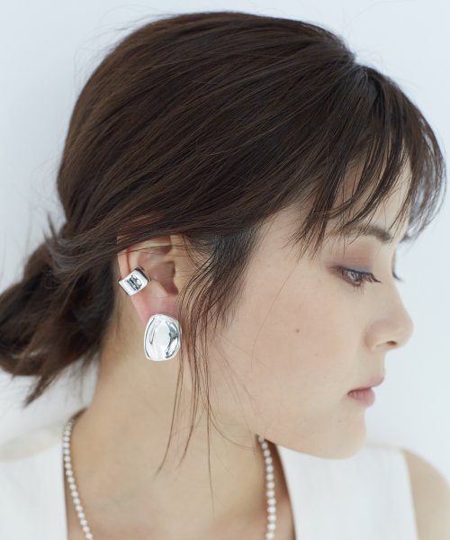 nothing and others(ナッシングアンドアザース)/Sidehole Earcuff/img02