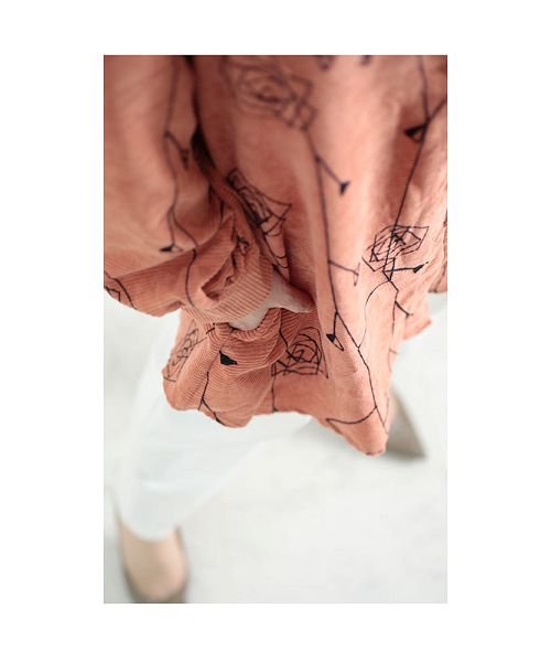 Sawa a la mode(サワアラモード)/幾何学な花刺繍のコーデュロイシャツ/img05
