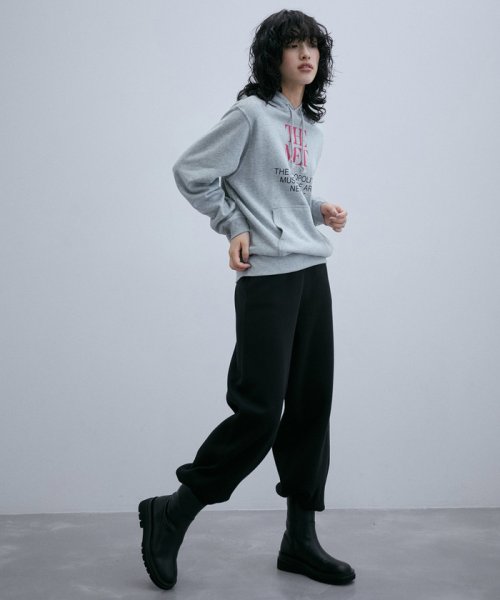 ADAM ET ROPE'(アダム　エ　ロペ)/THE MET x ADAM LOGO SWEAT/img02