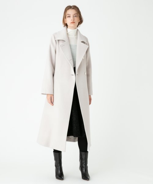 スプリットラグランロングコート ライトベージュ/サンドベージュ ネイビー/ダークネイビー キャメル/ライトブラウンの色味の違いに関しまして 生産時期が異なり釦が若干異なるためカラー表記を変更しておりますが 生地の色味は同一になります