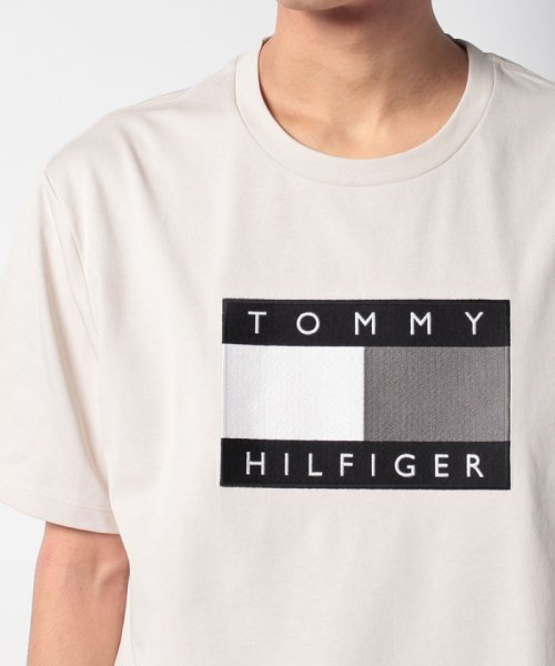 TOMMY HILFIGER(トミーヒルフィガー)/MONOCHROME CAPSULE COLLECTION モノクロームオーバーサイズTシャツ/img14