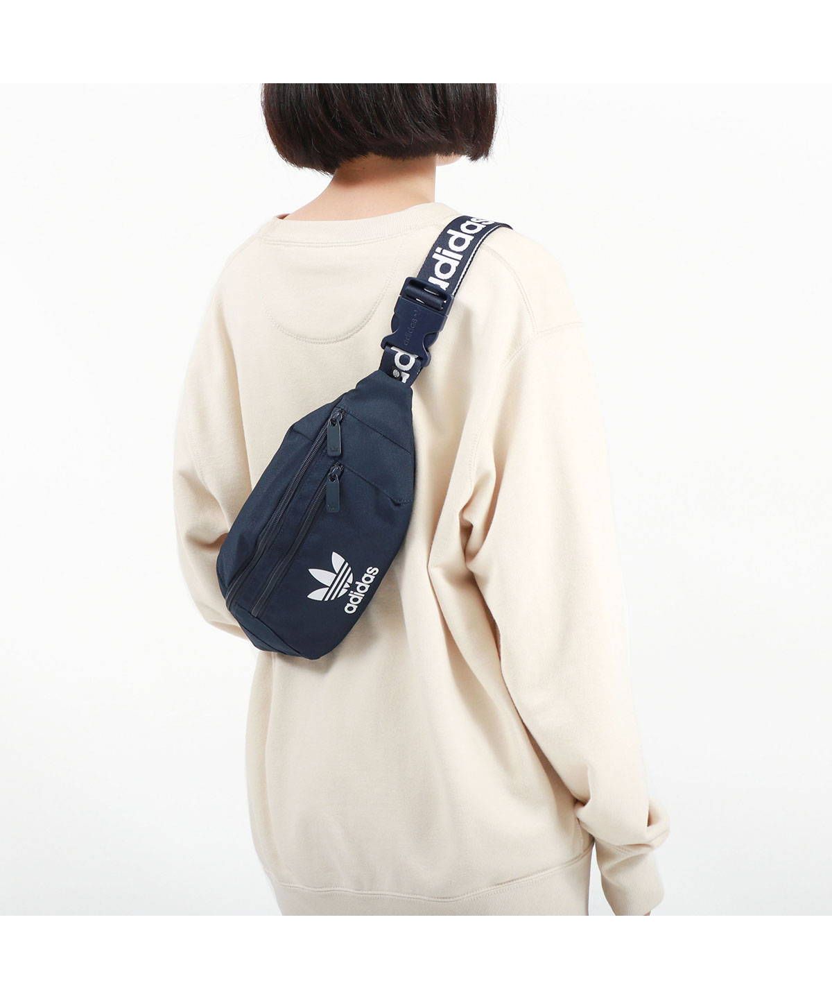 新品タグ付き　アディダスオリジナルス × ハティ・スチュワート ボディバッグ アディダス オリジナルス× ハティ・スチュワート ボディバッグ adidas