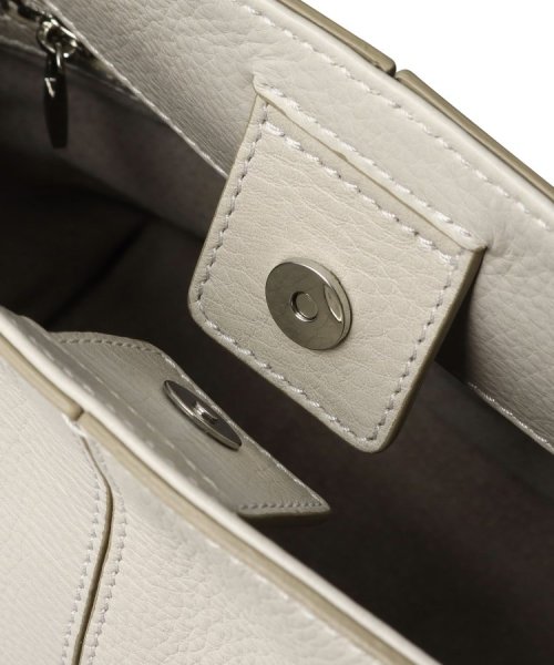 【フォルトゥーナ】レザーショルダーバッグ S 本革 ミニバッグ 革の裁断面 斜め掛けはもちろん