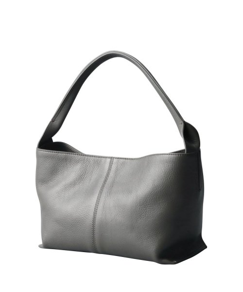 【フォルトゥーナ】レザーショルダーバッグ M 本革 革の裁断面