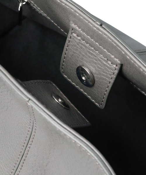 【フォルトゥーナ】レザーショルダーバッグ M 本革 革の裁断面