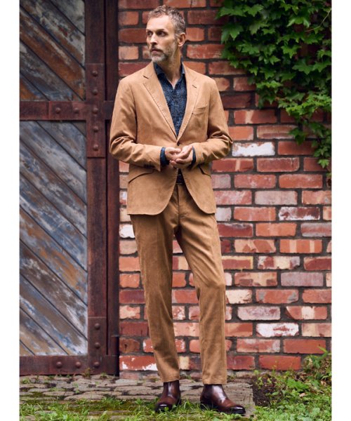 コマスエードストレッチジャケット【セットアップ対応】 商品説明【高級感の漂うイージーケアジャケット】世界的繊維メーカーで有名な小松マテーレ社が開発したコマス AA1539522444(11880円)